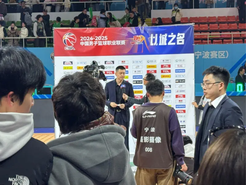 河南建业客场战胜青岛黄海，取得关键胜利