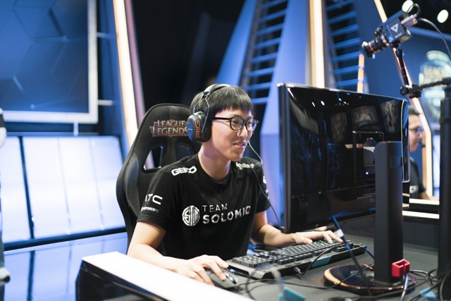 TSM横扫GEN，Ming线上压制力十足鏖战多局淘汰赛，成为赛场最大亮点