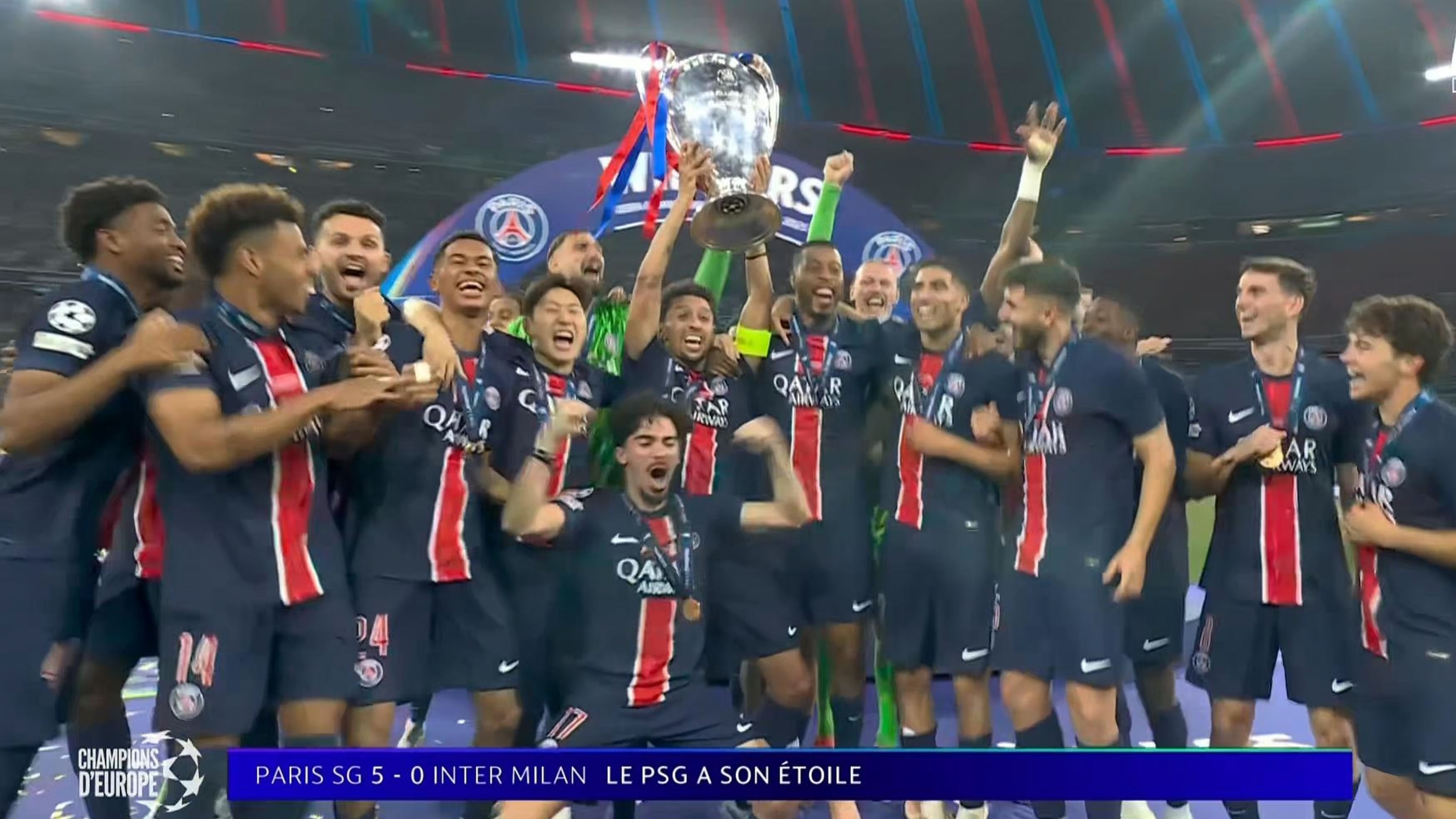 巴黎圣日耳曼大胜拜仁慕尼黑，登顶欧冠小组