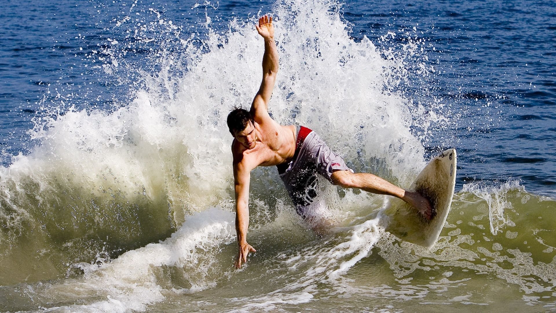 39岁老将的逆时针人生,当波尔一板抽碎奥地利,整个乒坛都听见了时光倒流的声音